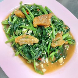 ผักบุ้งหมูกรอบ