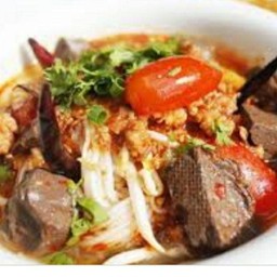 ก๋วยเตี๋ยวน้ำเงี้ยว พิเศษ