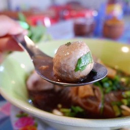 ลูกชิ้นเนื้อลวก