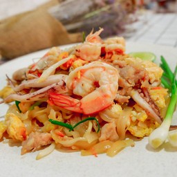 ผัดไทยทะเลรวม