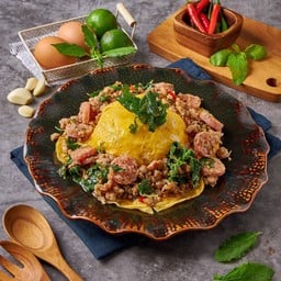 ข้าวไข่ข้นกะเพราแหนมหมูสับ
