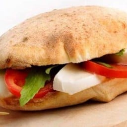 รุโคลา เอ มอสซาเรลลา