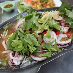 ปลาหมึกนึ่งมะนาว