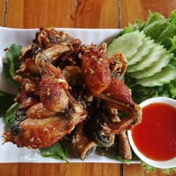 จานนี้ก็เป็นเมนู​ขึ้นชื่อของทางร้านเช่นกัน อร่อย หอมกลิ่นกระเทียม