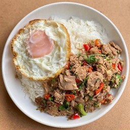 ข้าวกระเพรา ทูน่า ไข่ดาว