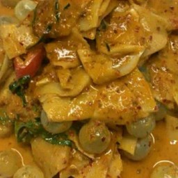 แกงคั่วไข่ปลาเรียวเซียวหน่อไม้ดอง