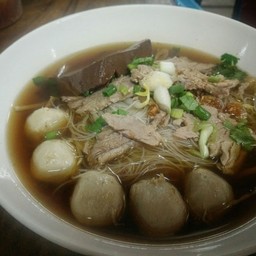 ก๋วยเตี๋ยวเพิ่มลูกชิ้น