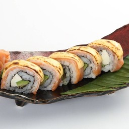 1008.SALMON CHEESE ROLL