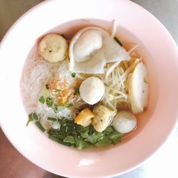 เส้นปลาน้ำใส