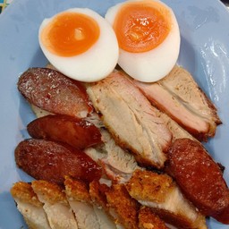 หมูแดงทุกอย่างกับข้าว