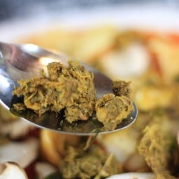 พิซซ่าหน้าไตปลาแห้ง