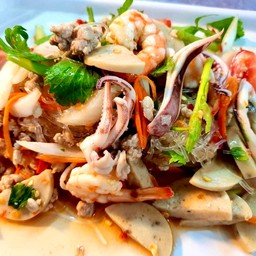 ยำรวมมิตรทะเล