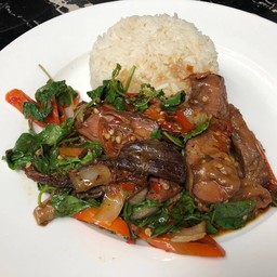 ข้าวกะเพราเนื้อตุ๋น