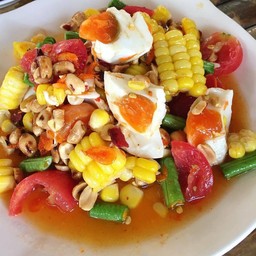 ตำข้าวโพดไข่เค็ม