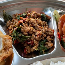 ข้าวแกงถาดหลุม อาโหร่ยโภชนา
