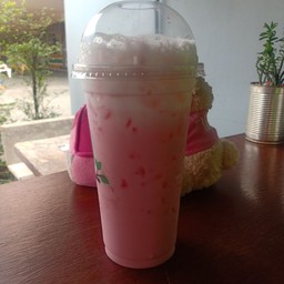 นมชมพูเย็น