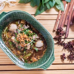 ก๋วยเตี๋ยวหมูน้ำตกธรรมดา