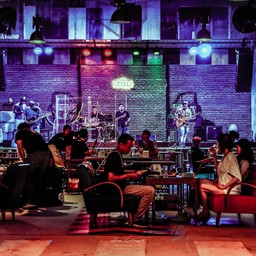 มีดนตรีสดทุกวันมันส์แน่!!!!!