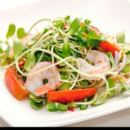 ยำต้นอ่อนทานตะวัน