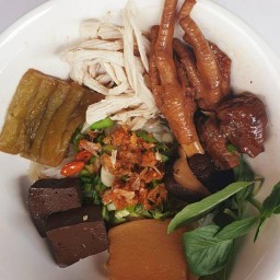 ก๋วยเตี๋ยวไก่มะระ (ปุ๊ก บ่อนไก่) บ่อนไก่