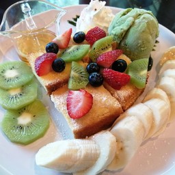 The River Coffee & Food