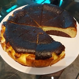 BASQUE CHEESE CAKE
