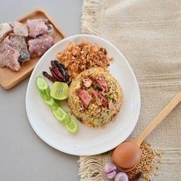 ข้าวผัดปลาส้ม