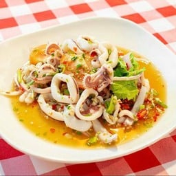 ยำปลาหมึกแซ่บๆ