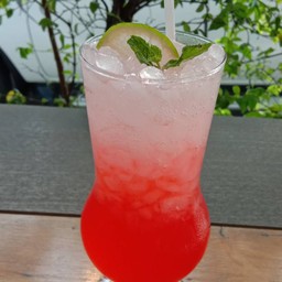 สตอเบอรี่โซดา