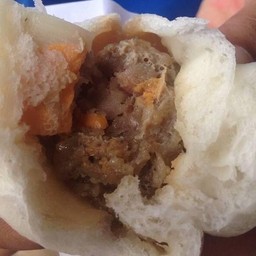 ซาลาเปาไส้หมูสับ ไข่ต้ม