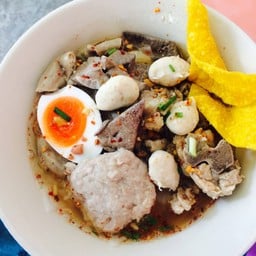 รุ่งทิวา ก๋วยเตี๋ยวต้มยำสะดุ้ง เจ้าแรกในปัตตานี