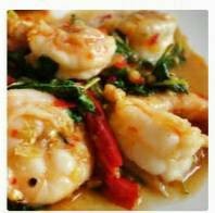 กะเพรากุ้งราดข้าว