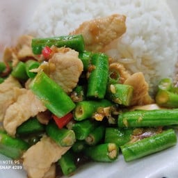 ผัดพริกสดใส่ถั่วฝักยาว