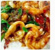 กะเพรารวมมิตรราดข้าว