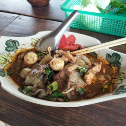 ก๋วยเตี๋ยว(เรือ)เทียบมาก