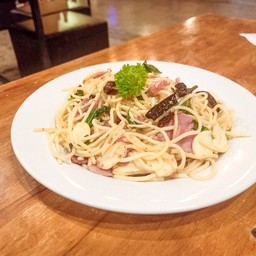 สปาฯผัดพริกแห้งแฮม