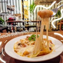 เส้นต๊อกผัดซอสทะเลอบชีส