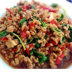 กะเพราหมูราดข้าว