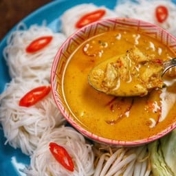 ขนมจีนน้ำยาปู