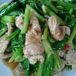 ผัดคะน้าหมูสด