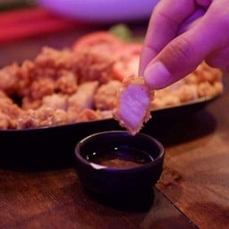 สามชั้นทอดน้ำปลา