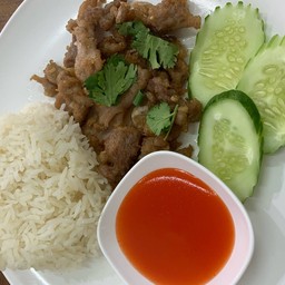 ข้าวหมูทอดกระเทียม