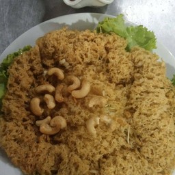 ปลากะพงฟู ยำมะม่วง