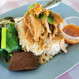 ธนากรก๋วยเตี๋ยวไก่มะระ