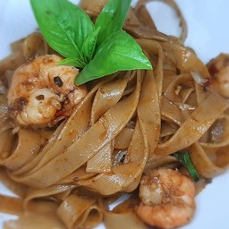 Linguine with shimp