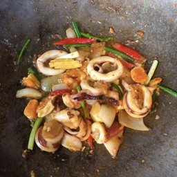 หมึกผัดไข่เค็ม