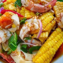 ยำข้าวโพดกุ้งสุก-ไข่เค็ม