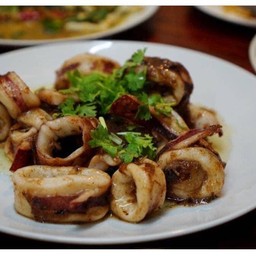 หมึกผัดกะปิ