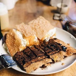 โรตีพับธิชชู ฝอยทองวิปครีม+วิปครีมไมไล