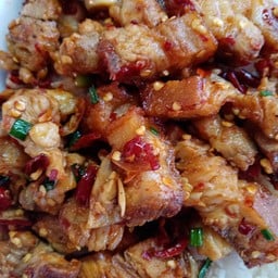 หมูกรอบผัดพริกเกลือ